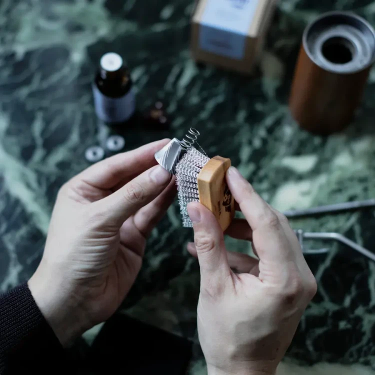 Comandante burr care kit - zestaw do pielęgnacji żaren młynka | CoffeeLove