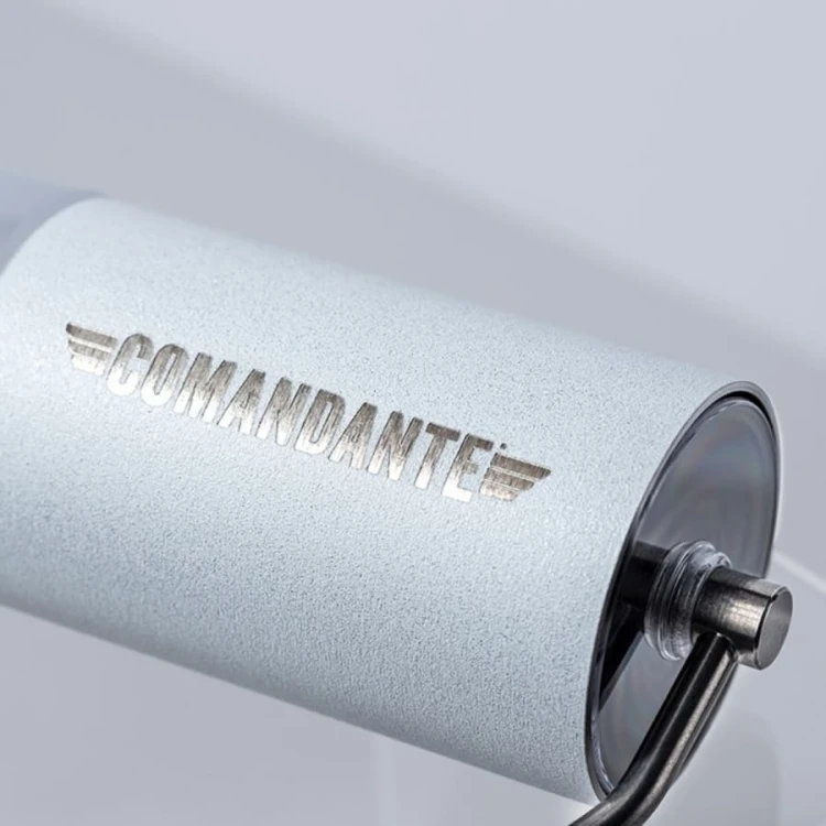 Comandante C40 MK4 Nitro-Blade Snowy White | CoffeeLove