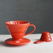 Hario dripper V60 ceramiczny czerwony | CoffeeLove