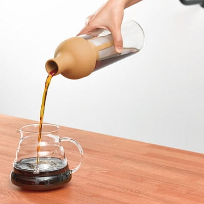 Hario Filter-In Coffee Bottle Cold Brew Coffee Butelka z filtrem 750 ml | CoffeeLove