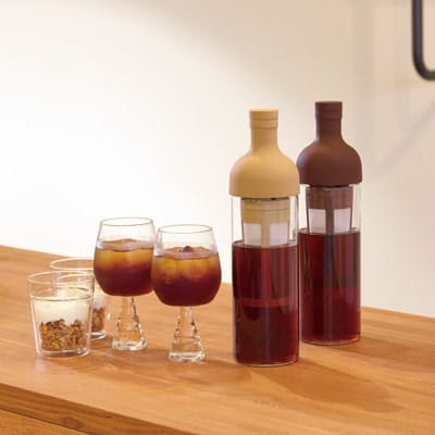 Hario Filter-In Coffee Bottle Cold Brew Coffee Butelka z filtrem 750 ml | CoffeeLove