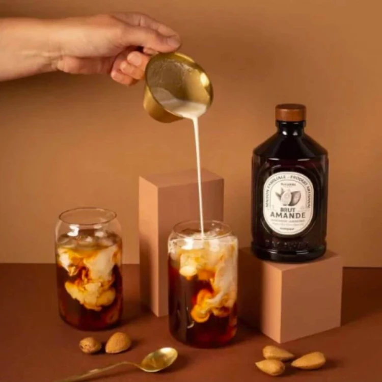 Bacanha syrop o smaku migdałowym 400 ml | CoffeeLove