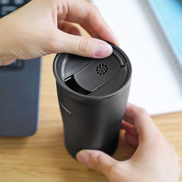 Hario Insulated Mug Kubek termiczny czarny 300ml | CoffeeLove