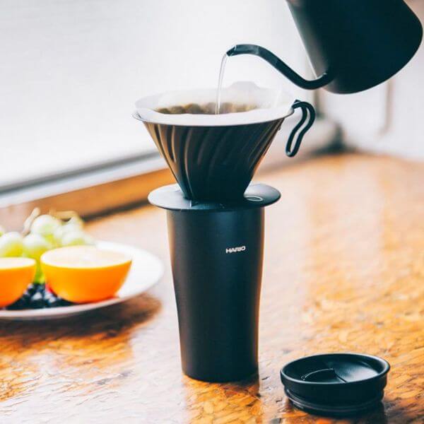 Hario Insulated Mug Kubek termiczny czarny 300ml | CoffeeLove