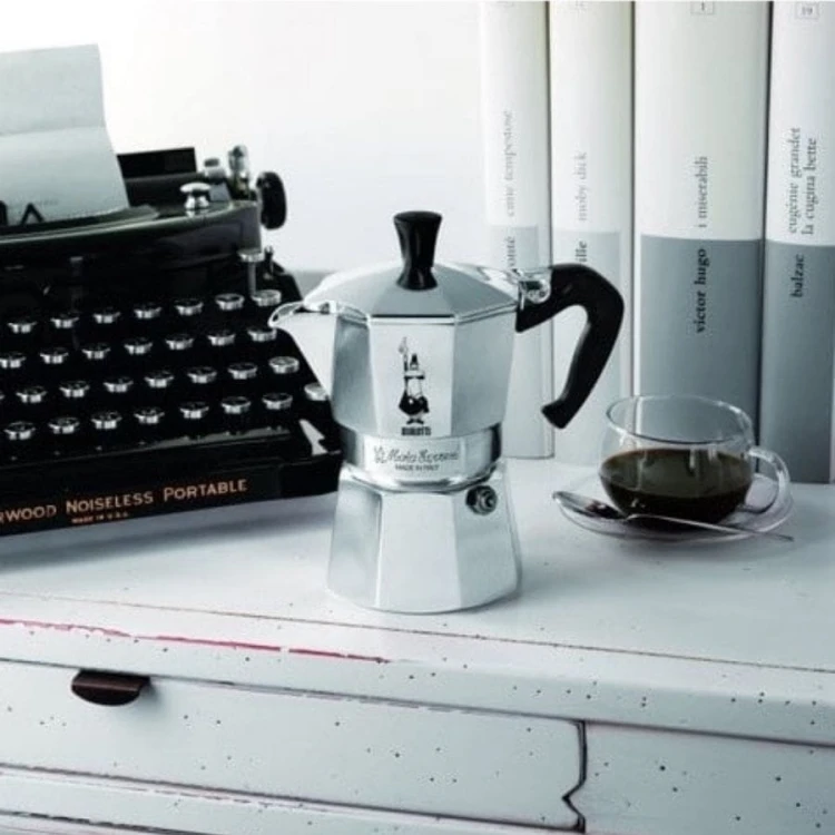 Bialetti Moka Express | CoffeeLove