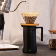 Hario Serwer Termiczny 600 ml czarny | CoffeeLove