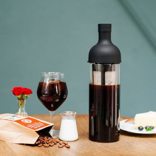 Hario Filter-In Coffee Bottle 650 ml black | CoffeeLove