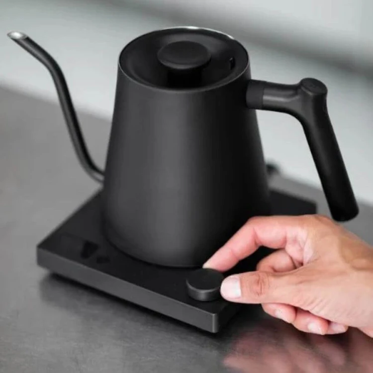 Varia AURA Kettle czarny 0,8 l | CoffeeLove