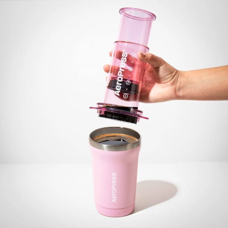 AeroPress Go Plus różowy | CoffeeLove