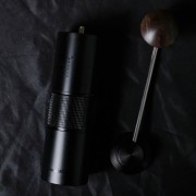 Hario Kabuto młynek ręczny żarnowy | CoffeeLove