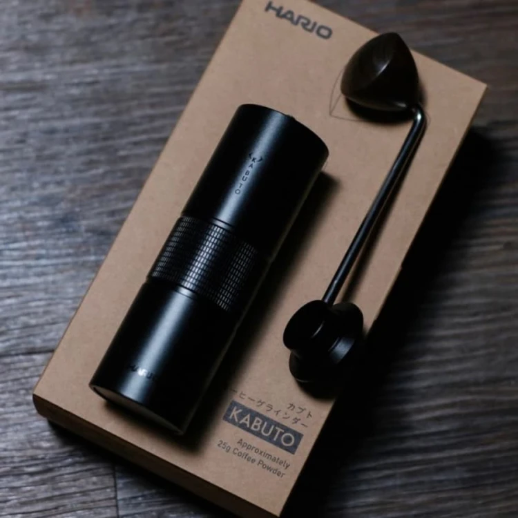 Hario Kabuto młynek ręczny żarnowy | CoffeeLove