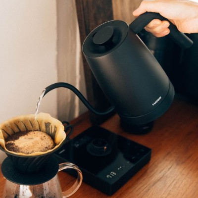 Hario Lyra Czajnik Elektryczny 800 ml czarny | CoffeeLove