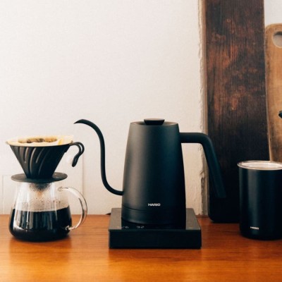 Hario Lyra Czajnik Elektryczny 800 ml czarny | CoffeeLove