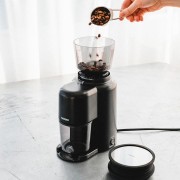 Hario Electric Coffee Grinder Compact N Black Młynek elektryczny | CoffeeLove