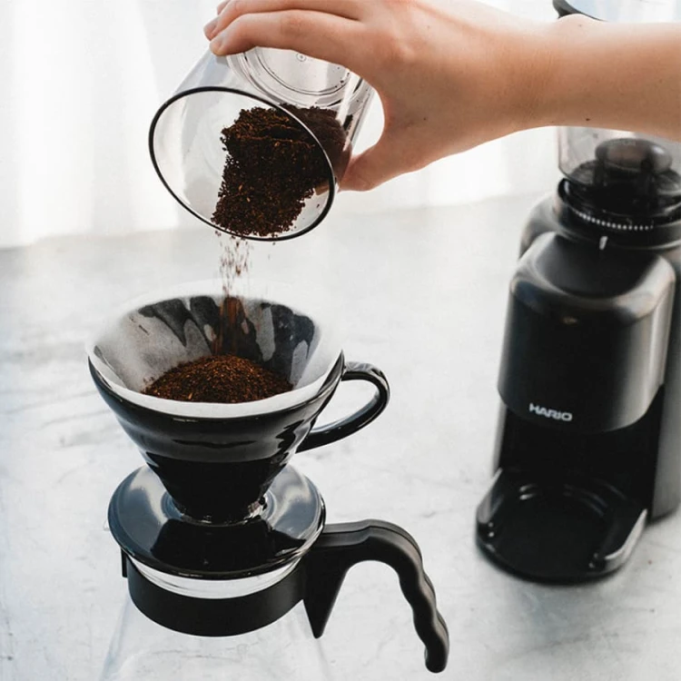 Hario Electric Coffee Grinder Compact N Black Młynek elektryczny | CoffeeLove