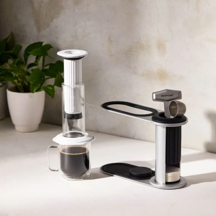 AeroPress Premium White | CoffeeLove