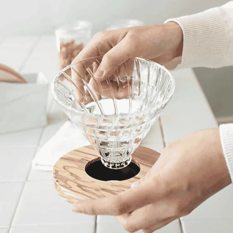 Hario dripper szklany Olive Wood V60-01 | CoffeeLove