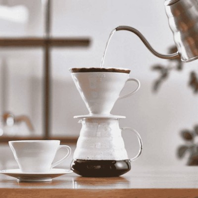 Hario dripper V60-02 ceramiczny biały | CoffeeLove