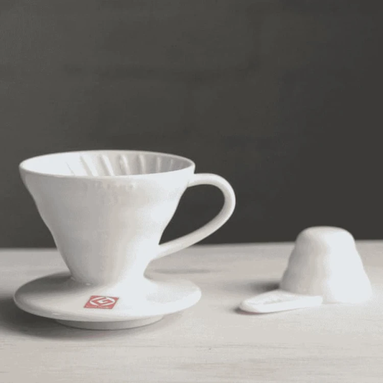 Hario dripper V60-01 ceramiczny biały | CoffeeLove