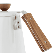 Hario Bona Coffee Enamel Drip Kettle 0,8l 1 | CoffeeLove