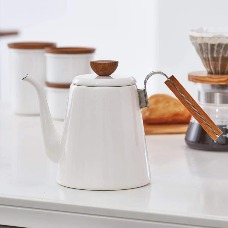 Hario Bona Coffee Enamel Drip Kettle 0,8l 1 | CoffeeLove