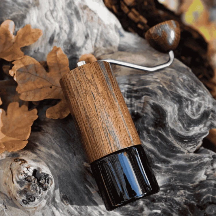 Comandante C40 MK4 Nitro-Blade Vintage Oak Classic | CoffeeLove
