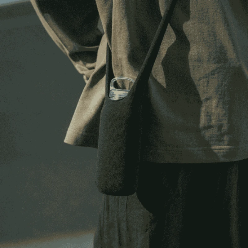 Kinto Futo bottle sling bag black | CoffeeLove