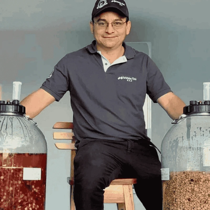 A.M.O.C. Coffee Kolumbia Pink Bourbon filter 100 g | CoffeeLove