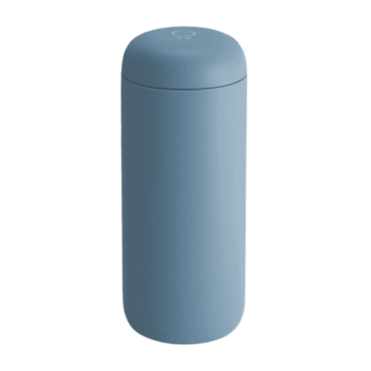 Fellow Carter Move Mug 473 ml hazy blue | CoffeeLove