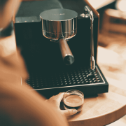 Fellow Series 1 - ekspres kolbowy (wiśniowa czerwień) | CoffeeLove