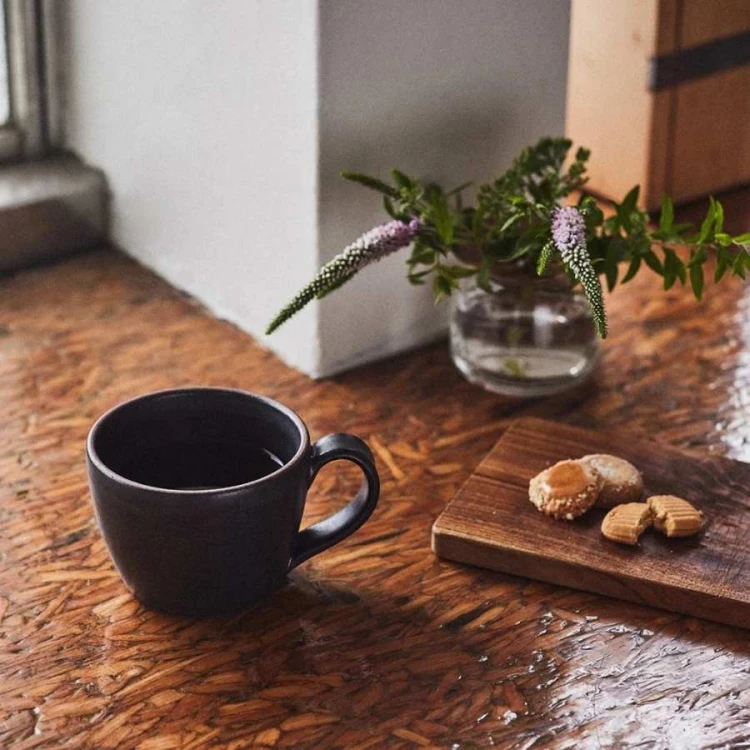 Kinto Terra Mug czarny 300 ml | CoffeeLove
