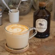 Bacanha syrop o smaku kardamonowym 400 ml | CoffeeLove
